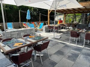 sunset beach restaurant kids friendly à annecy