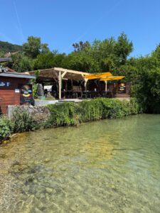 la bodega restaurant au bord du lac d'Annecy