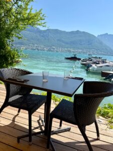 la bodega restaurant au bord du lac d'Annecy